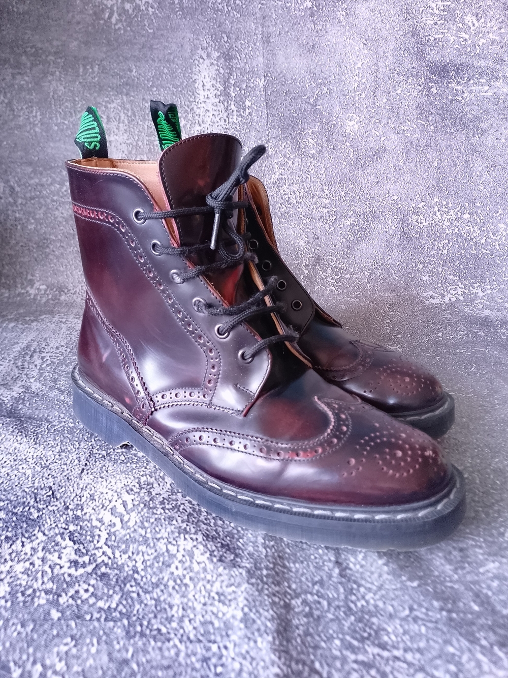 SOLOVAIR Burgundy Rub-Off 6 Eye Brogue Boot